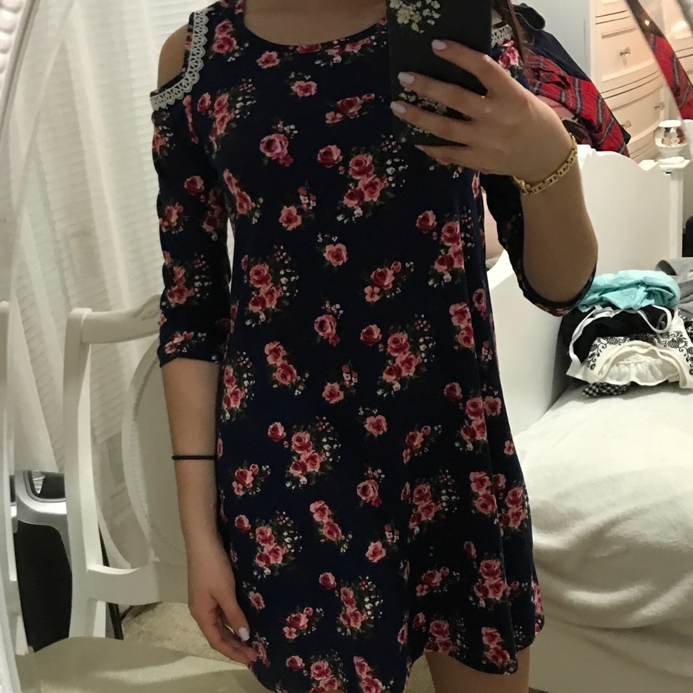 shoulder cut flower patterned dress